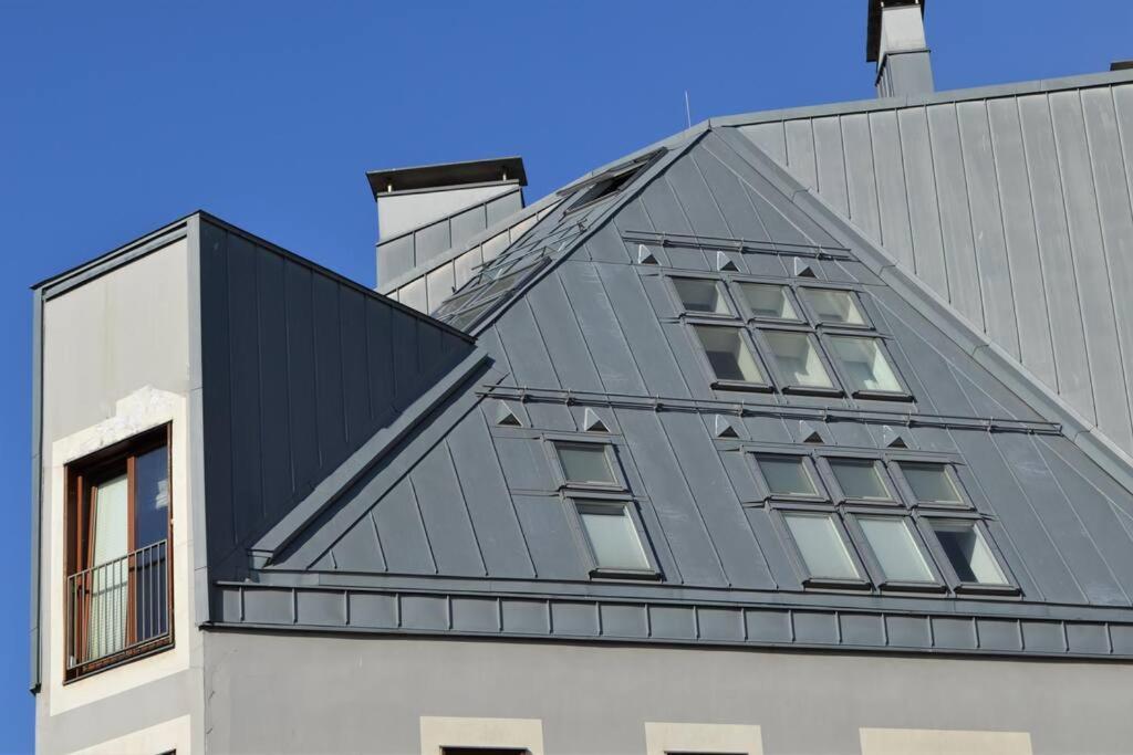 Luxury Apartment With A Balcony And View In Riga Old Town Luaran gambar