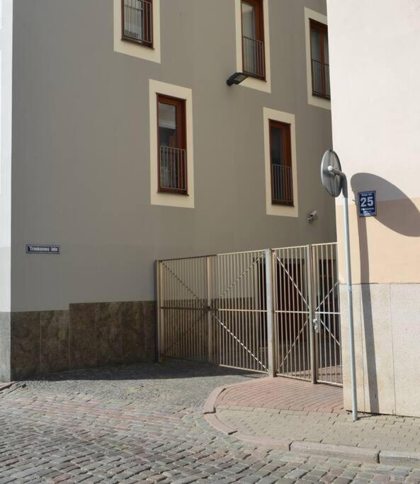 Luxury Apartment With A Balcony And View In Riga Old Town Luaran gambar