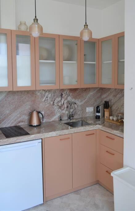 Luxury Apartment With A Balcony And View In Riga Old Town Luaran gambar