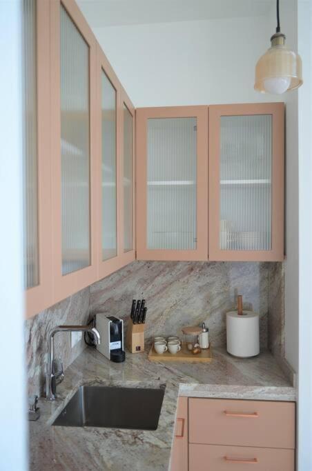 Luxury Apartment With A Balcony And View In Riga Old Town Luaran gambar
