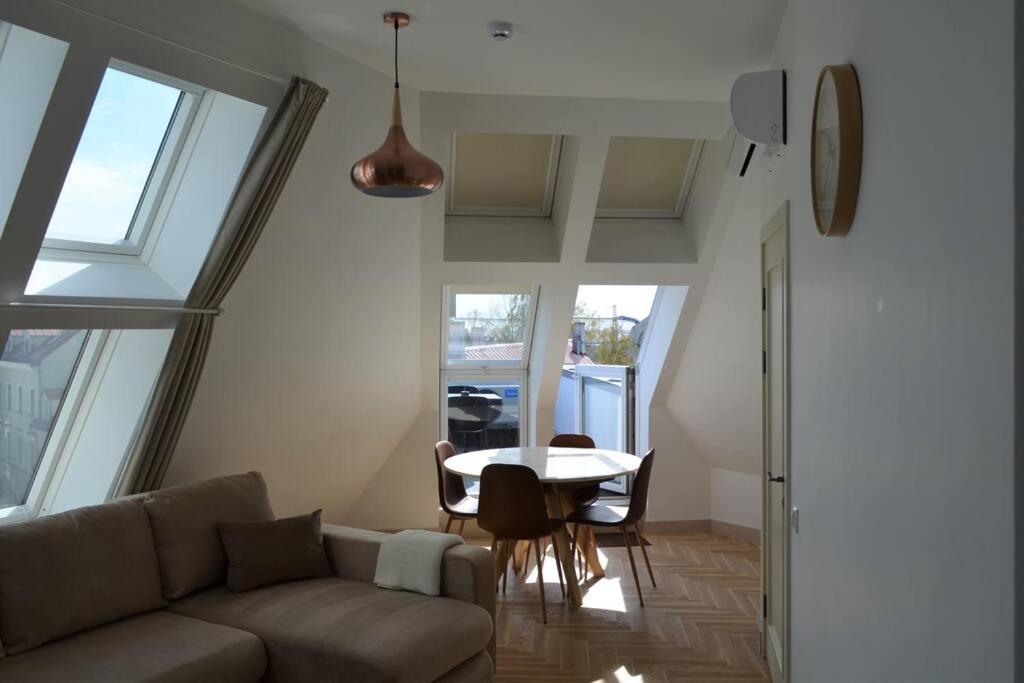 Luxury Apartment With A Balcony And View In Riga Old Town Luaran gambar