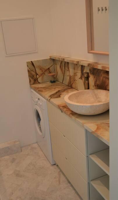 Luxury Apartment With A Balcony And View In Riga Old Town Luaran gambar