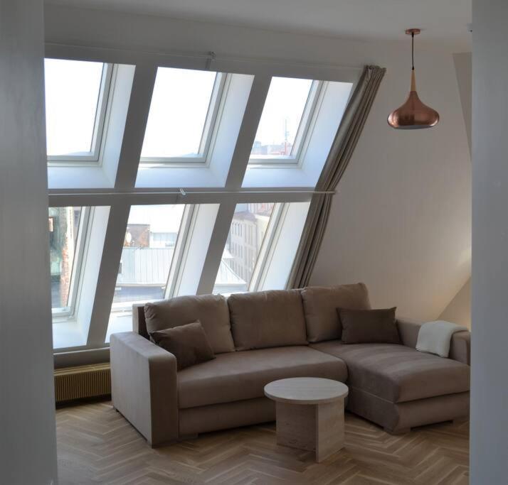 Luxury Apartment With A Balcony And View In Riga Old Town Luaran gambar