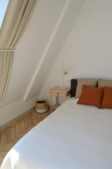 Luxury Apartment With A Balcony And View In Riga Old Town Luaran gambar