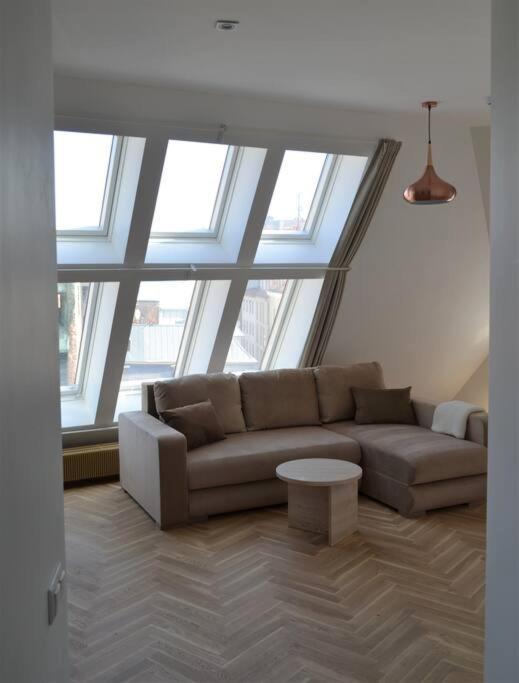 Luxury Apartment With A Balcony And View In Riga Old Town Luaran gambar